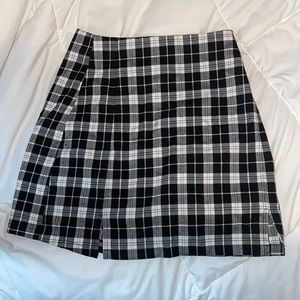Brandy Melville- One Size - Black and white plaid - Never worn out of house